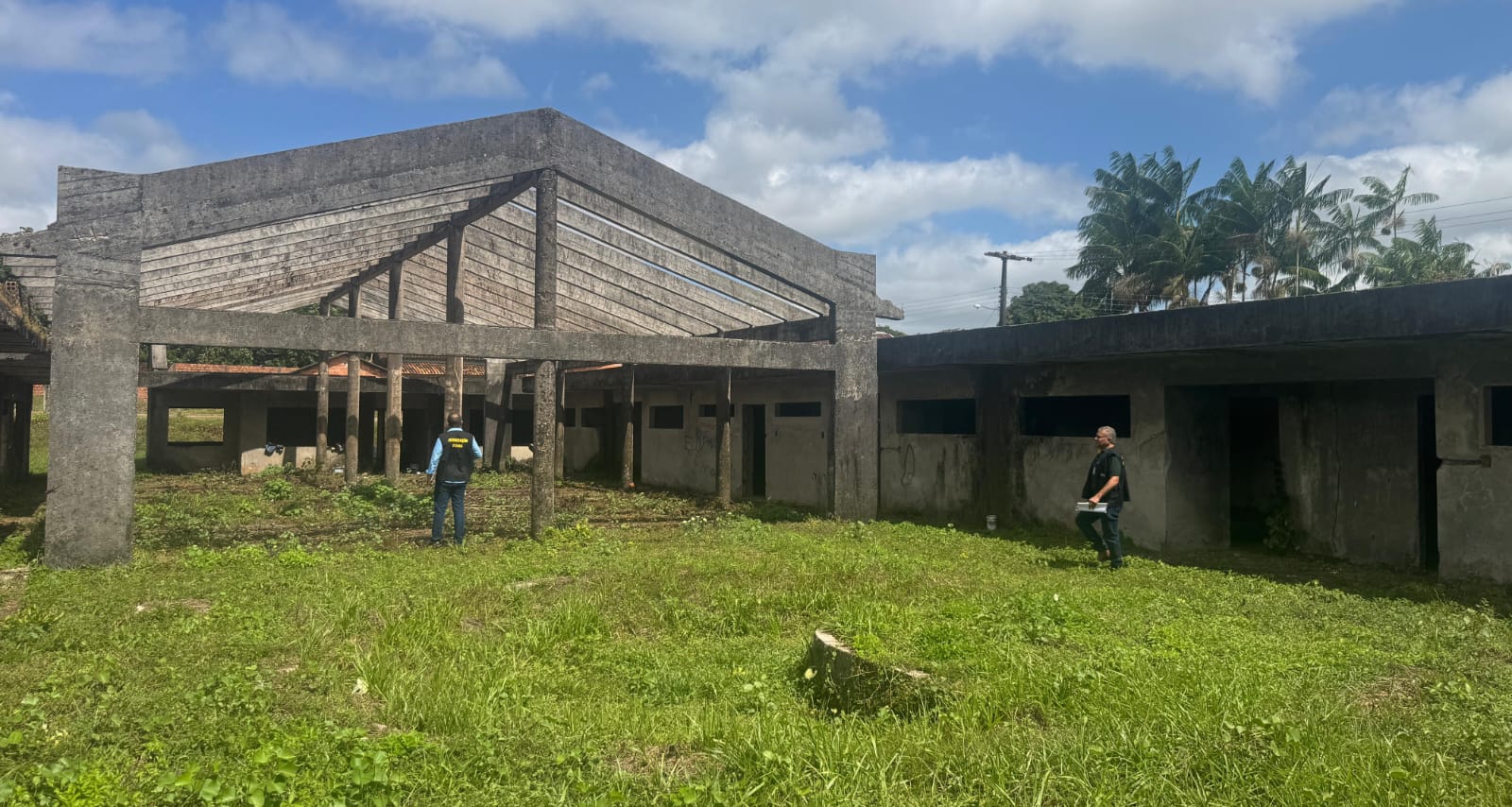 TCE fiscaliza obra de creche inacabada em Luís Domingues