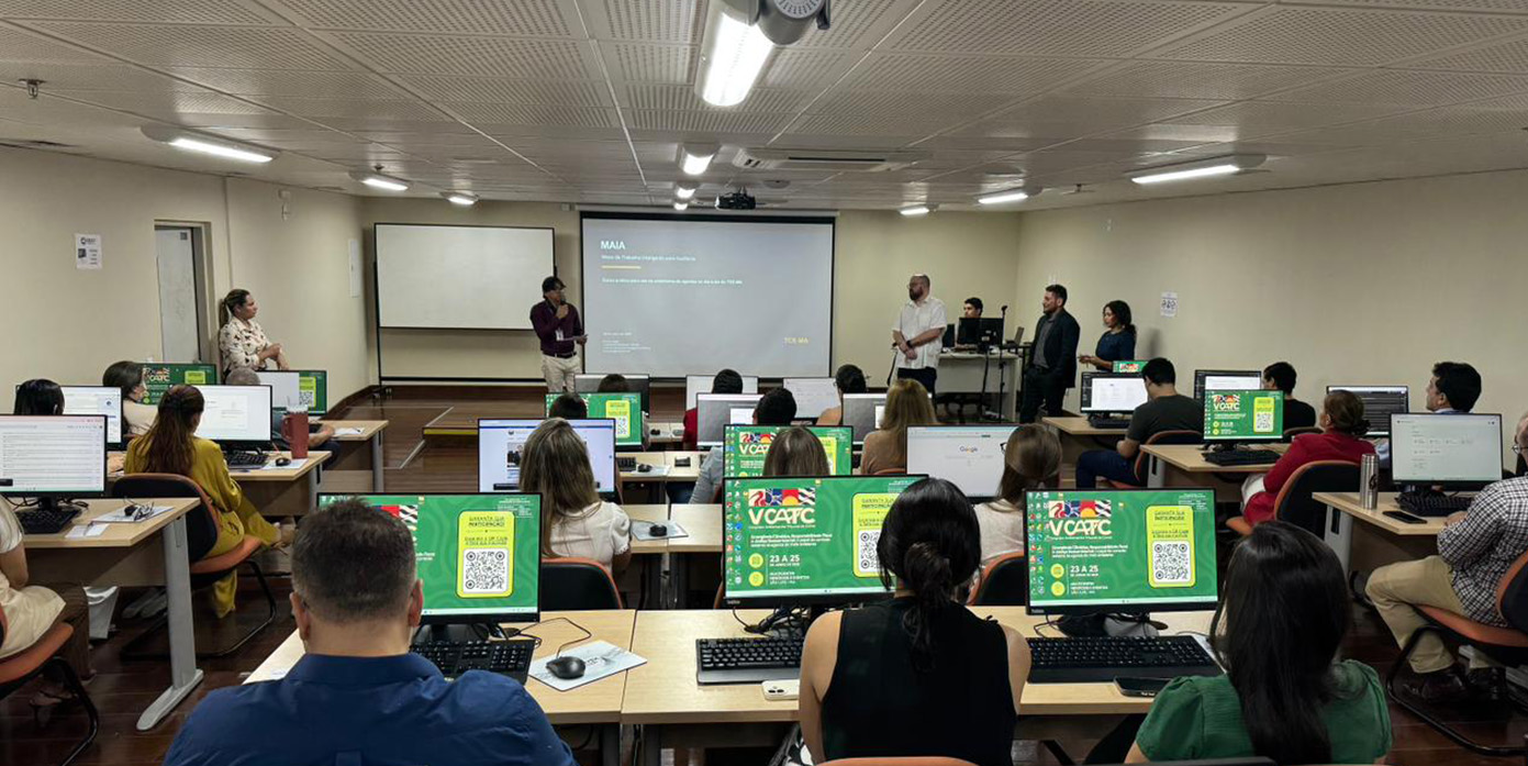Escola Superior de Controle Externo promove treinamento sobre ferramenta de Inteligência Artificial do TCE